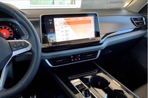 2025 Volkswagen Atlas 2.0T Peak Edition