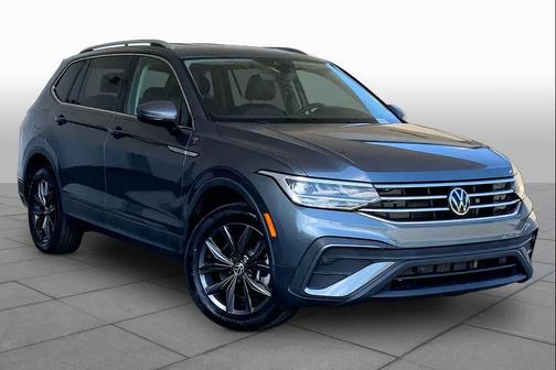 Platinum Gray Metallic 2023 Volkswagen Tiguan 2.0T SE