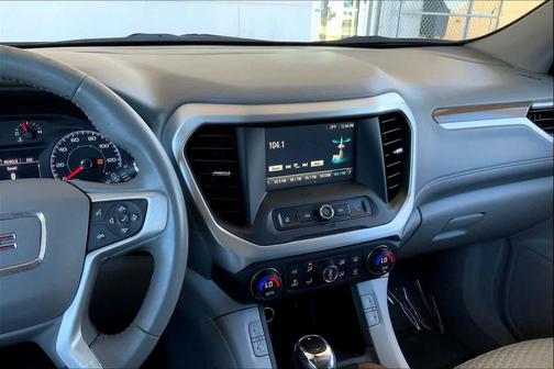 2017 GMC Acadia SLE-2