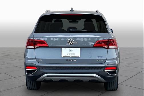 Pure Gray 2022 Volkswagen Taos 1.5T SE