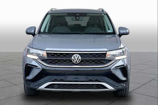 Pure Gray 2022 Volkswagen Taos 1.5T SE
