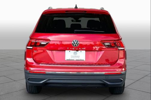 Kings Red Metallic 2024 Volkswagen Tiguan 2.0T SE