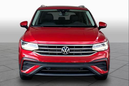 Kings Red Metallic 2024 Volkswagen Tiguan 2.0T SE