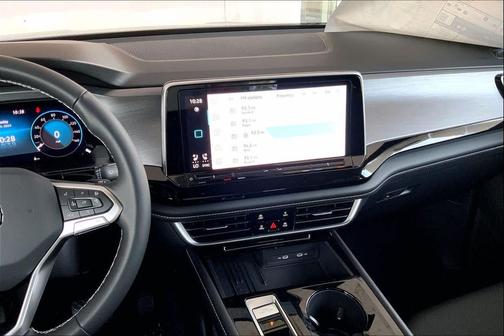 2026 Volkswagen Atlas Cross Sport 2.0T SE w/Technology 4MOTION