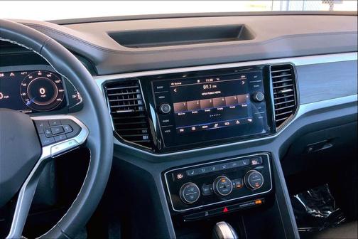 2023 Volkswagen Atlas 2.0T SE w/Technology 4MOTION