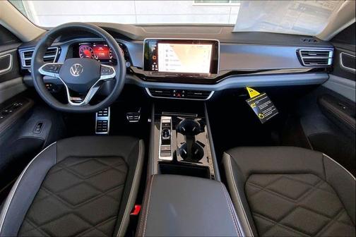 avocado green pearl 2026 Volkswagen Atlas Peak Edition