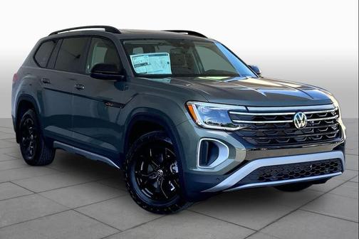 avocado green pearl 2026 Volkswagen Atlas Peak Edition