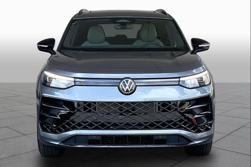 Platinum Gray Metallic 2025 Volkswagen Tiguan 2.0T SE R-Line Black 4MOTION