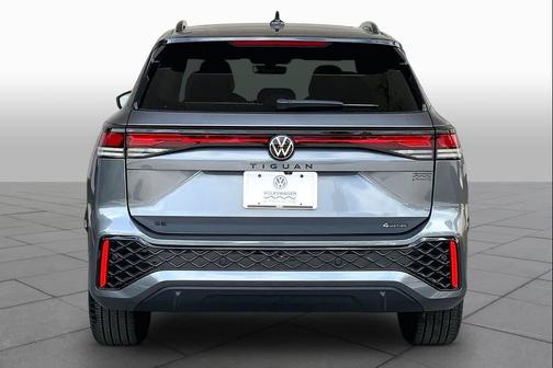 Platinum Gray Metallic 2025 Volkswagen Tiguan 2.0T SE R-Line Black 4MOTION