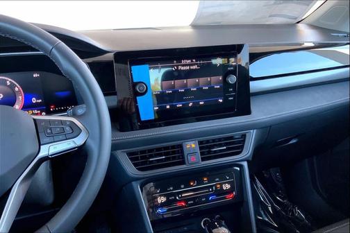 2026 Volkswagen Taos SE Black