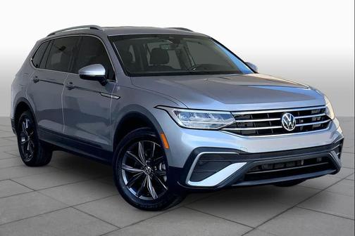 Pyrite Silver Metallic 2023 Volkswagen Tiguan 2.0T SE