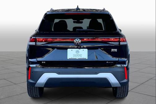 deep black pearl 2026 Volkswagen Tiguan 2.0T SE