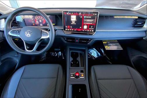 deep black pearl 2026 Volkswagen Tiguan 2.0T SE