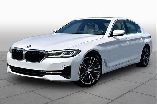 Mineral White Metallic 2022 BMW 540 i