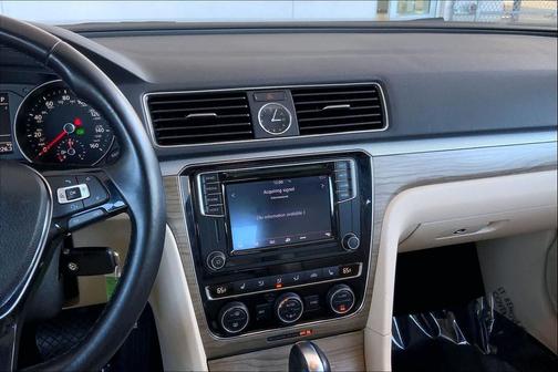 2016 Volkswagen Passat 1.8T SE