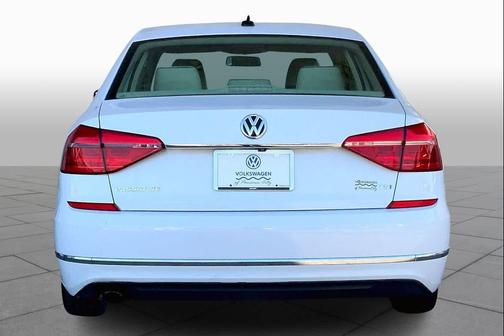 2016 Volkswagen Passat 1.8T SE