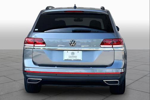 Platinum Gray Metallic 2023 Volkswagen Atlas 2.0T SE w/Technology