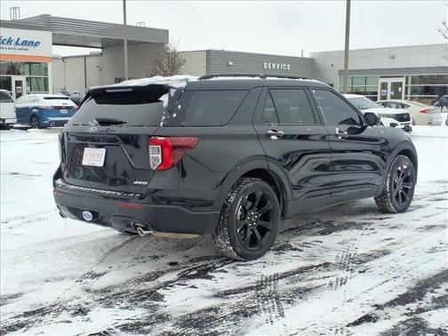 2023 Ford Explorer ST-LINE