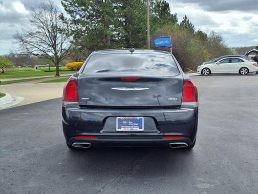 2017 Chrysler 300 S