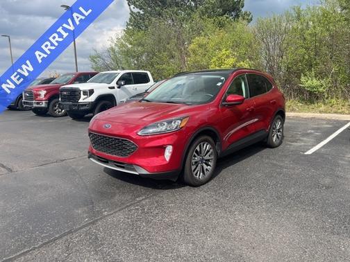 2022 Ford Escape TITANIUM