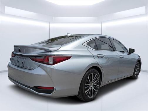 2024 Lexus ES 300h Base