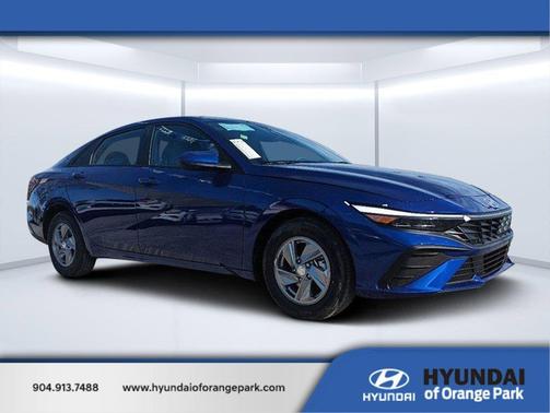 2025 Hyundai ELANTRA SE