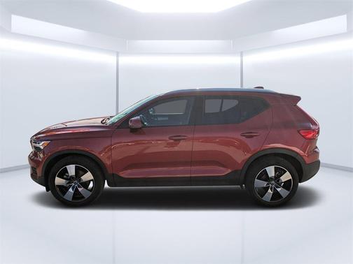 2020 Volvo XC40 T5 Momentum