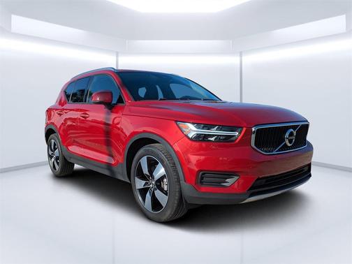 2020 Volvo XC40 T5 Momentum