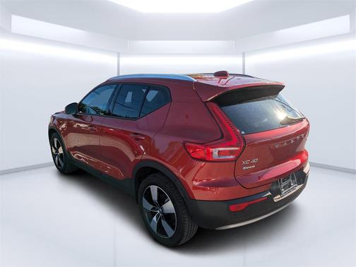 2020 Volvo XC40 T5 Momentum