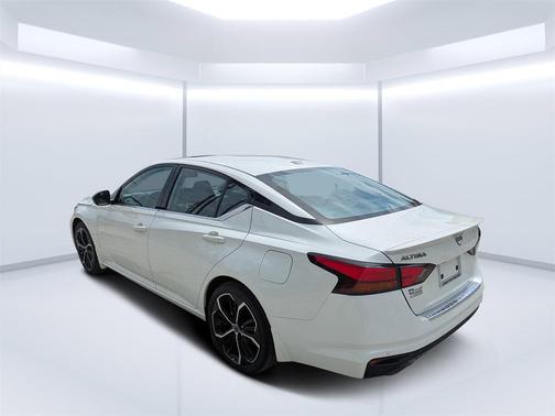 2023 Nissan Altima SR FWD