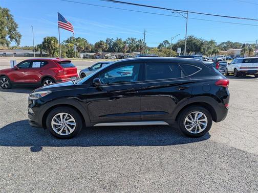 2017 Hyundai TUCSON SE