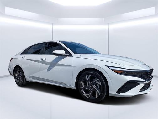 2025 Hyundai ELANTRA SEL