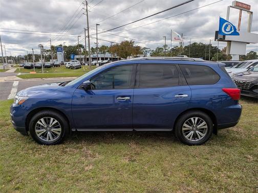 2019 Nissan Pathfinder SV