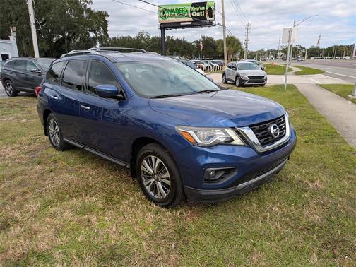 2019 Nissan Pathfinder SV