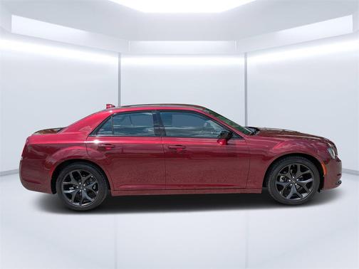 2023 Chrysler 300 Touring
