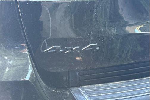 Diamond Black Crystal Pearlcoat 2018 Jeep Grand Cherokee Upland