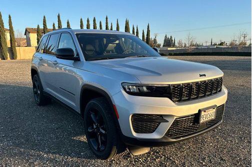 2023 Jeep Grand Cherokee Altitude