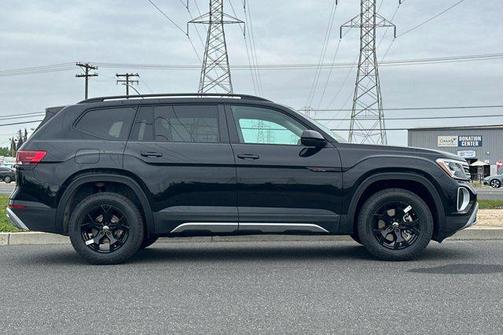 2025 Volkswagen Atlas 2.0T Peak Edition