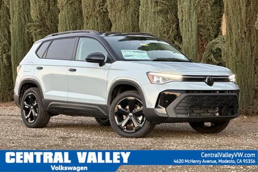 Monument Gray w/Deep Black Roof 2026 Volkswagen Taos SE Black