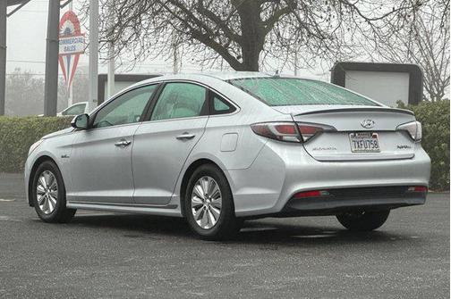 2016 Hyundai SONATA Hybrid SE