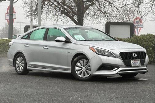 2016 Hyundai SONATA Hybrid SE