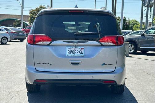 2020 Chrysler Pacifica Hybrid Touring L