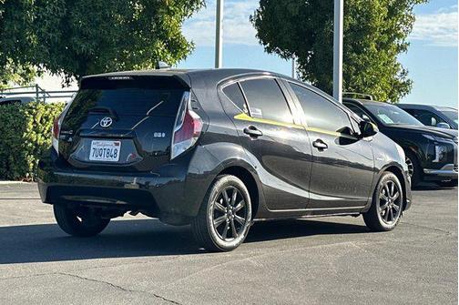 2016 Toyota Prius c Four