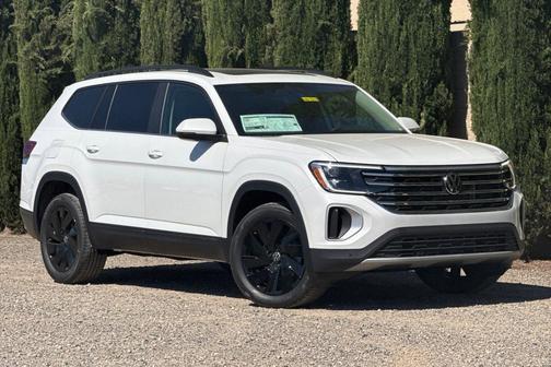 Opal White Pearl 2026 Volkswagen Atlas 2.0T SE w/Technology 4MOTION