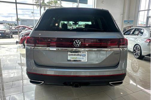 2025 Volkswagen Atlas 2.0T SE w/Technology 4MOTION