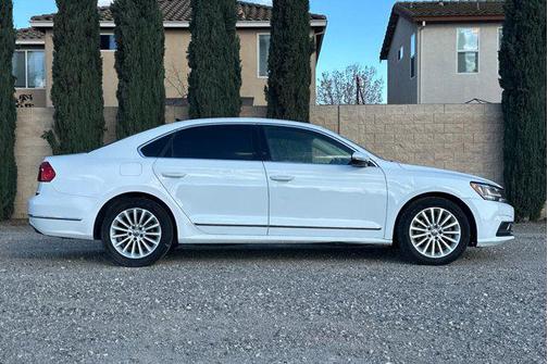 2016 Volkswagen Passat 1.8T SE