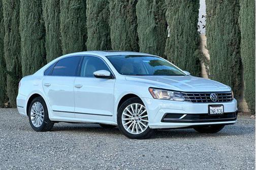 2016 Volkswagen Passat 1.8T SE