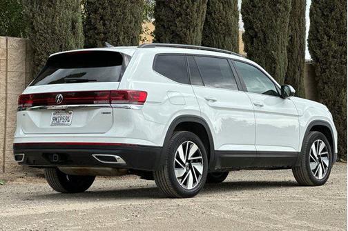 2024 Volkswagen Atlas 2.0T SE w/Technology 4MOTION