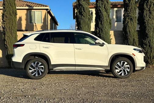 pure white 2026 Volkswagen Tiguan 2.0T S 4MOTION