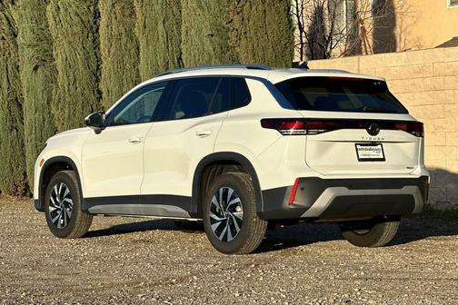 pure white 2026 Volkswagen Tiguan 2.0T S 4MOTION